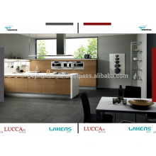 Cabinet de cuisine Luccart Factory Design avec comptoir en acrylique blanc, porte en placage de teck